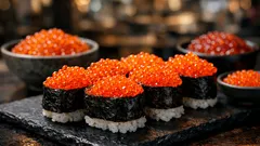 ไข่กุ้งบนซูชิคืออะไร ทำไมหลายร้านใช้ไข่ปลาบินแทนกุ้งจริง